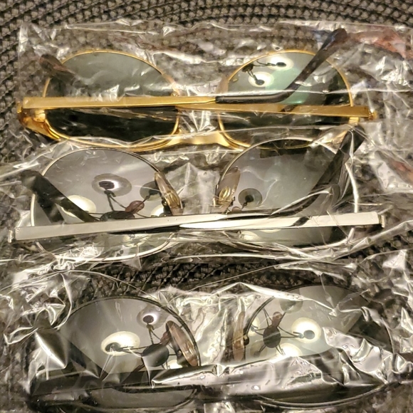 3 pairs of sunglasses - Picture 3 of 3